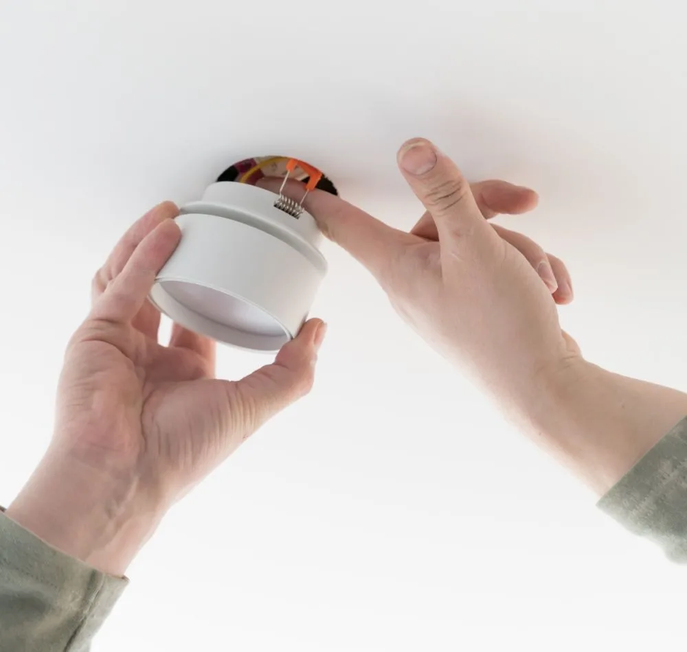 What is a smart smoke detector?