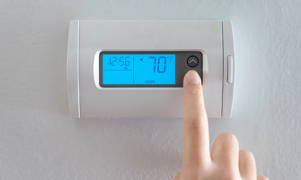 Is it normal for AC to turn on and off every 5 minutes?