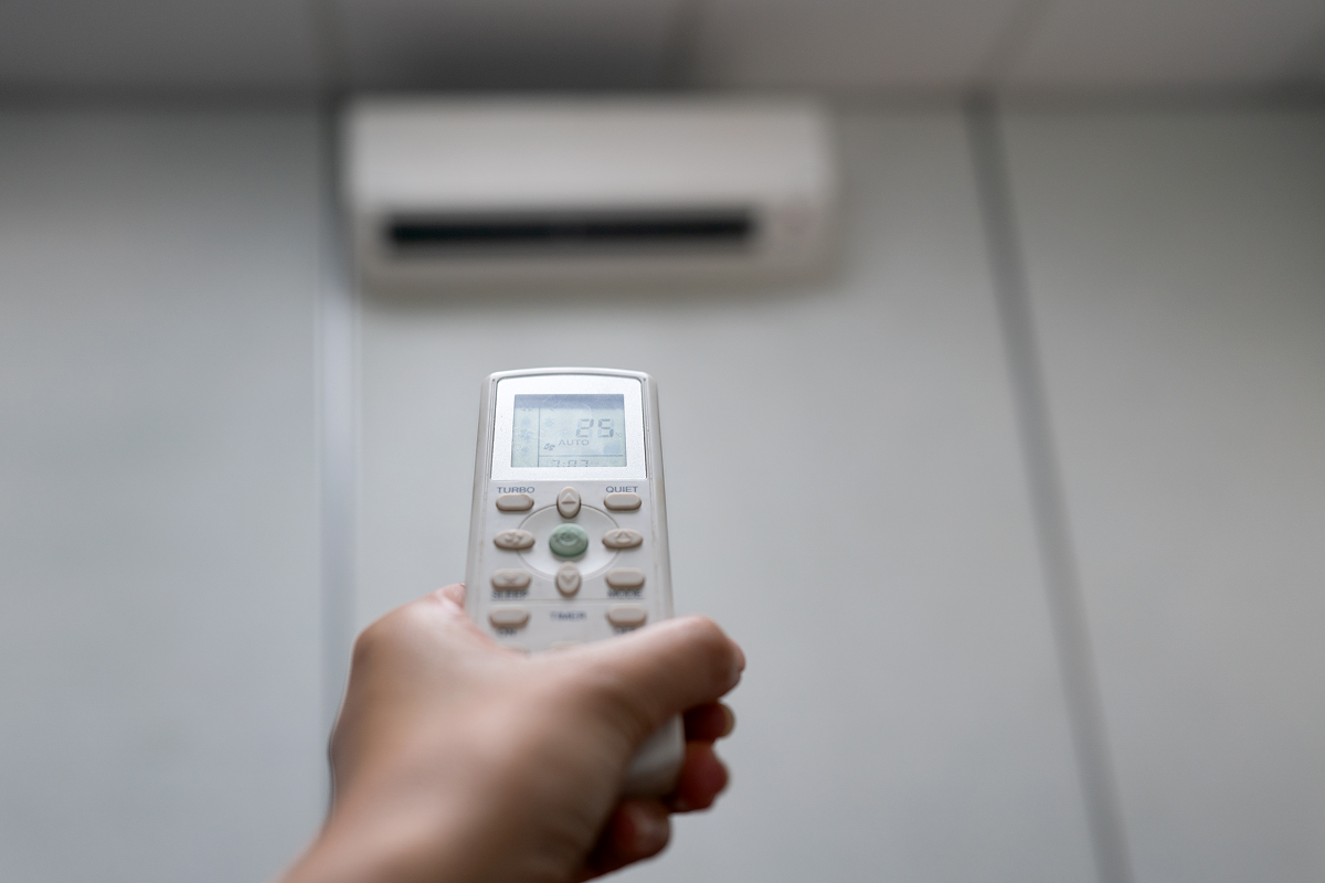 Should My Thermostat Be On Run Or Hold?
