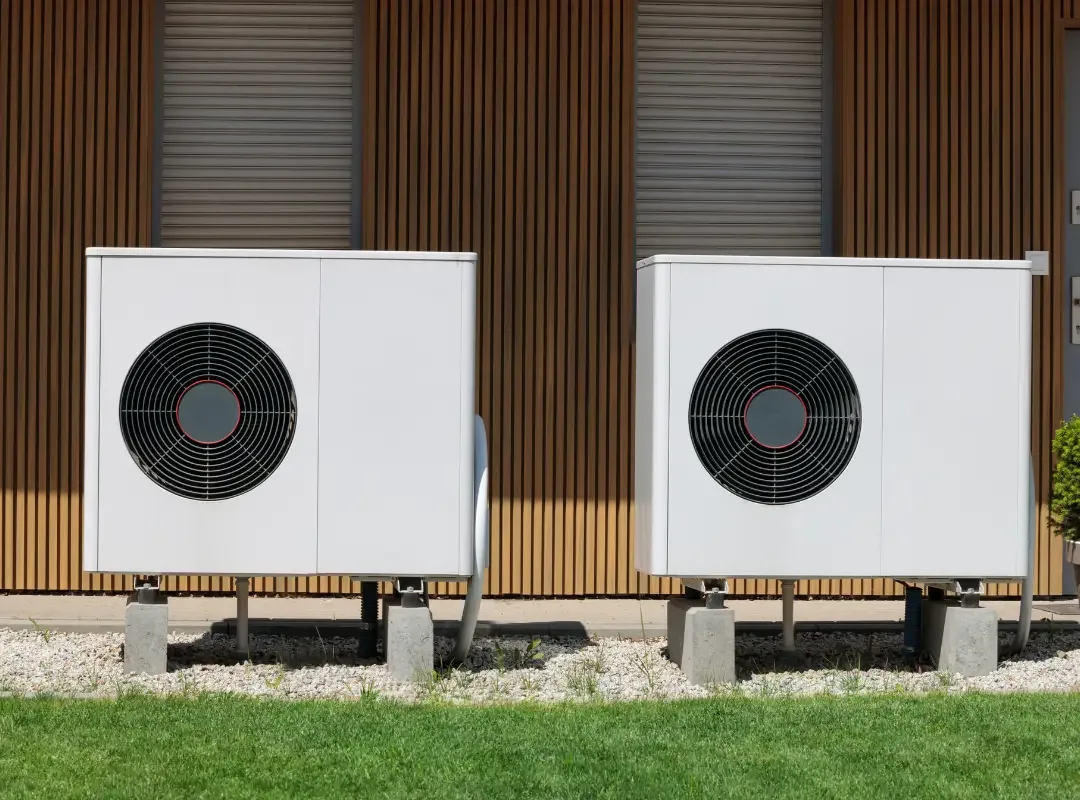 What are the benefits of a variable speed heat pump